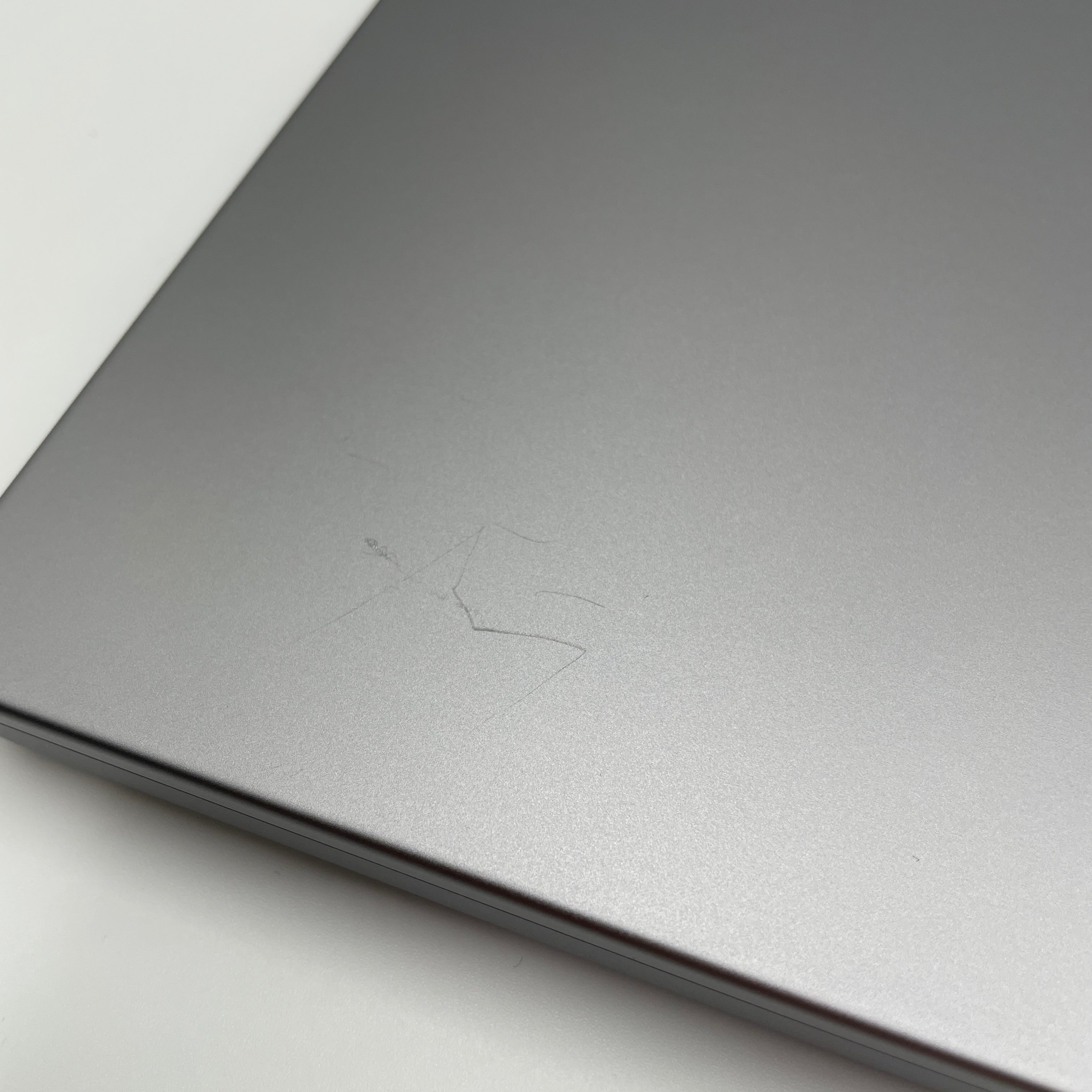 Begagnad MacBook Pro 14" 2023 - M2 Pro - 32GB - 4TB - Rymdgrå